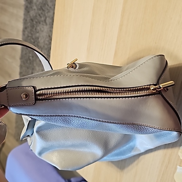 Purse - Picture 3 of 3